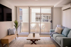 Beautiful 2-Bedroom Apartment in Port Melbourne